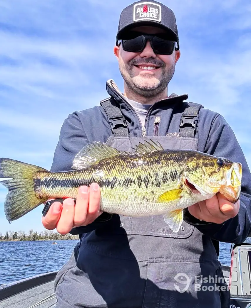 RiverBass Guide Service – Wilmington charter image 5