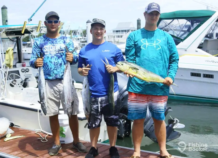 Circle Bak Fishing charter image 3