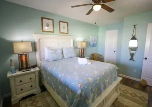 Conched Out - Feel the ocean breezes as you relax on the deck overlooking the lovely Carolina Beach coastline by RedAwning